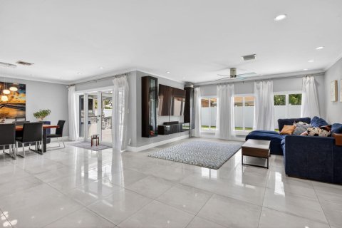 Casa en venta en Fort Lauderdale, Florida, 3 dormitorios, 199.28 m2 № 2087245 - foto 13