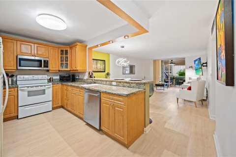 Condominio en Dania Beach, Florida, 2 dormitorios  № 1952277