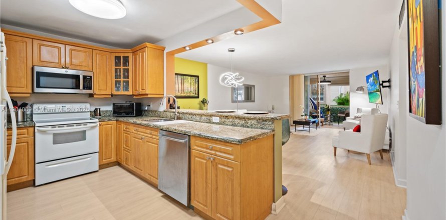 Condominio en Dania Beach, Florida, 2 dormitorios  № 1952277
