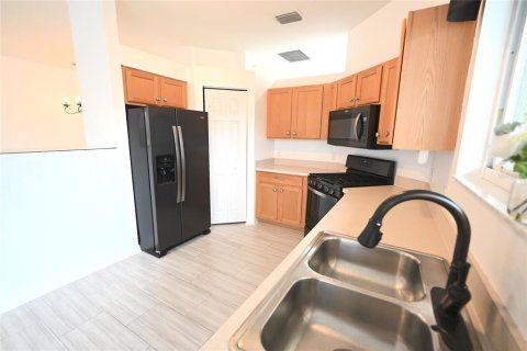 Casa en alquiler en Bradenton, Florida, 2 dormitorios, 124.67 m2 № 1910397 - foto 9