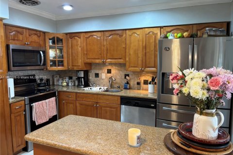 House in Hollywood, Florida 4 bedrooms, 130.25 sq.m. № 1745998 - photo 10