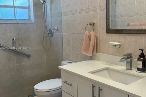 House in Hollywood, Florida 4 bedrooms, 130.25 sq.m. № 1745998 - photo 5
