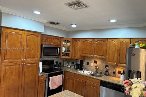 House in Hollywood, Florida 4 bedrooms, 130.25 sq.m. № 1745998 - photo 11