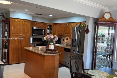 House in Hollywood, Florida 4 bedrooms, 130.25 sq.m. № 1745998 - photo 13