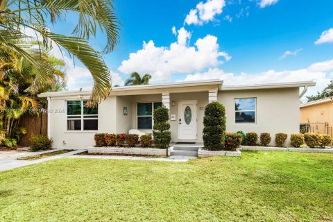 Casa en alquiler en Fort Lauderdale, Florida, 3 dormitorios, 91.79 m2 № 2033255 - foto 2