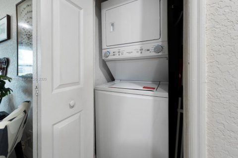 Casa en alquiler en Fort Lauderdale, Florida, 3 dormitorios, 91.79 m2 № 2033255 - foto 15