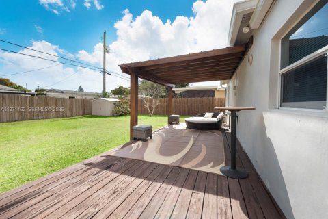 Casa en alquiler en Fort Lauderdale, Florida, 3 dormitorios, 91.79 m2 № 2033255 - foto 10