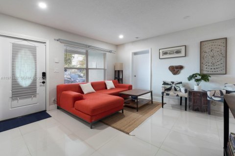 Casa en alquiler en Fort Lauderdale, Florida, 3 dormitorios, 91.79 m2 № 2033255 - foto 5