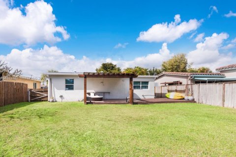 Casa en alquiler en Fort Lauderdale, Florida, 3 dormitorios, 91.79 m2 № 2033255 - foto 12