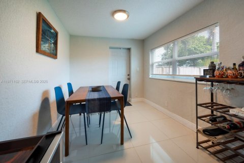 Casa en alquiler en Fort Lauderdale, Florida, 3 dormitorios, 91.79 m2 № 2033255 - foto 7