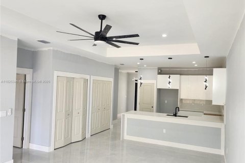 Duplex à louer à Lehigh Acres, Floride: 3 chambres, 111.48 m2 № 1792633 - photo 4