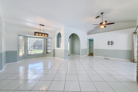 House in Port Charlotte, Florida 3 bedrooms, 204.66 sq.m. № 2431816 - photo 9