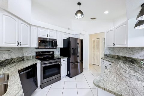 House in Port Charlotte, Florida 3 bedrooms, 204.66 sq.m. № 2431816 - photo 15