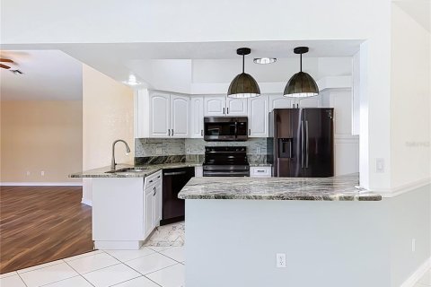 House in Port Charlotte, Florida 3 bedrooms, 204.66 sq.m. № 2431816 - photo 13