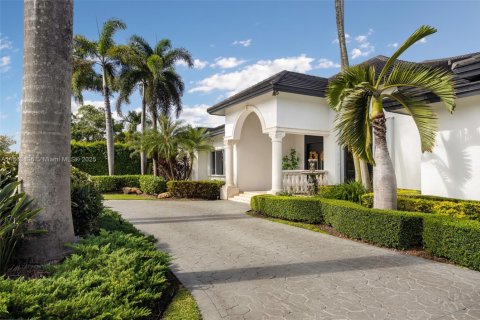 Casa en venta en Miami, Florida, 6 dormitorios, 335.1 m2 № 2017170 - foto 5