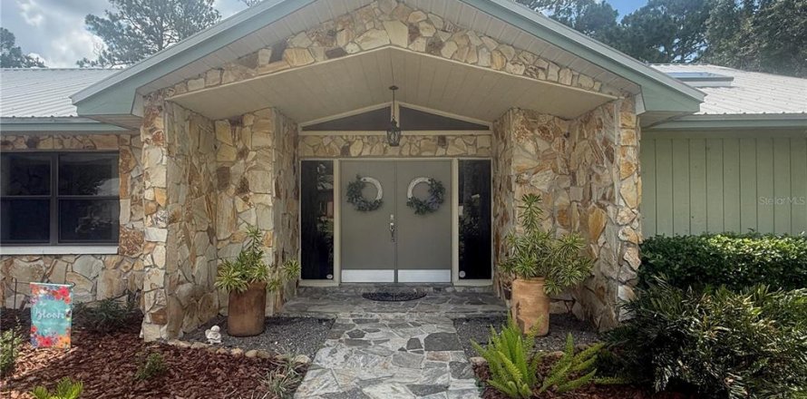 House in Palm Harbor, Florida 4 bedrooms, 256.41 sq.m. № 1798601