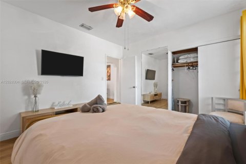 Propiedad comercial en venta en Miami, Florida, 205.41 m2 № 2086560 - foto 16