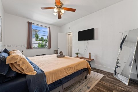 Propiedad comercial en venta en Miami, Florida, 205.41 m2 № 2086560 - foto 13
