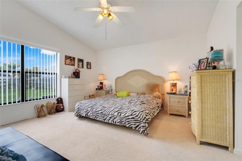 House in Kissimmee, Florida 3 bedrooms, 123.56 sq.m. № 1723469 - photo 12