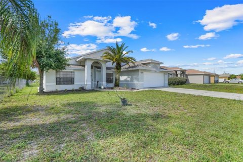 House in Kissimmee, Florida 3 bedrooms, 123.56 sq.m. № 1723469 - photo 23
