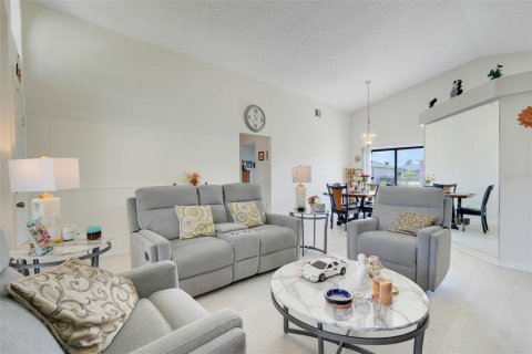 House in Kissimmee, Florida 3 bedrooms, 123.56 sq.m. № 1723469 - photo 20