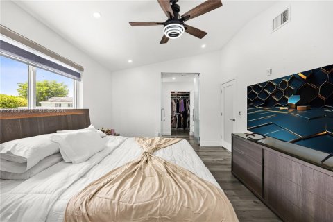 Купить виллу или дом в Майами, Флорида 5 спален, 205.69м2, № 2068987 - фото 14