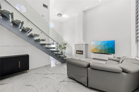 Купить виллу или дом в Майами, Флорида 5 спален, 205.69м2, № 2068987 - фото 4