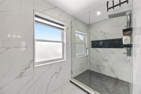 Купить виллу или дом в Майами, Флорида 5 спален, 205.69м2, № 2068987 - фото 15