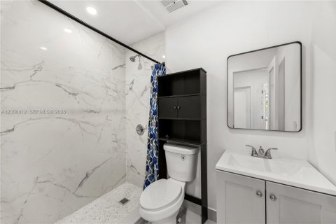 Купить виллу или дом в Майами, Флорида 5 спален, 205.69м2, № 2068987 - фото 20