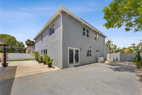 Купить виллу или дом в Майами, Флорида 5 спален, 205.69м2, № 2068987 - фото 24