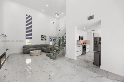 Купить виллу или дом в Майами, Флорида 5 спален, 205.69м2, № 2068987 - фото 6