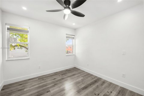 Купить виллу или дом в Майами, Флорида 5 спален, 205.69м2, № 2068987 - фото 19