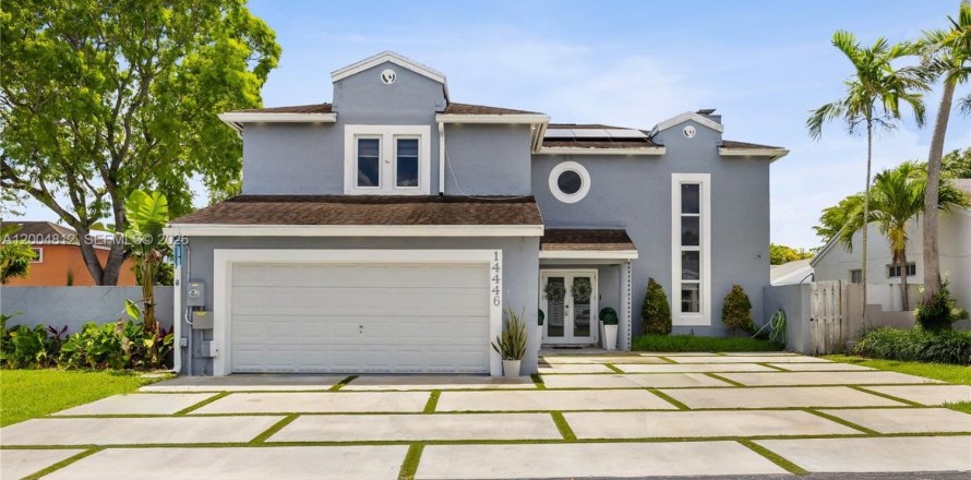 Дом в Майами, Флорида 5 спален, 205.69м2 № 2068987