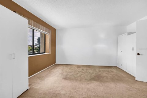 Condo in Clearwater, Florida, 2 bedrooms № 2167440 - photo 19