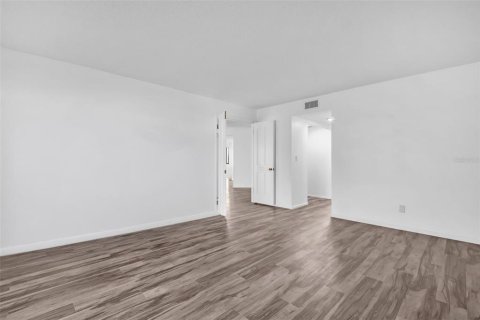 Condo in Clearwater, Florida, 2 bedrooms № 2167440 - photo 21