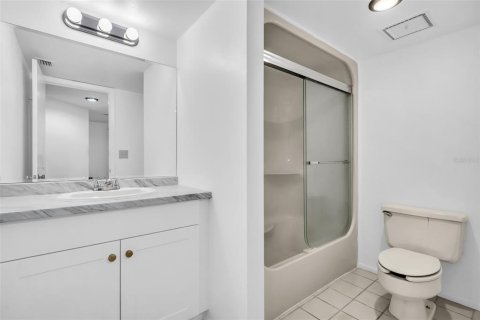 Condo in Clearwater, Florida, 2 bedrooms № 2167440 - photo 8