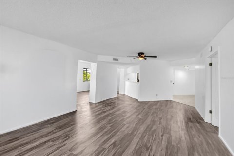 Condo in Clearwater, Florida, 2 bedrooms № 2167440 - photo 24