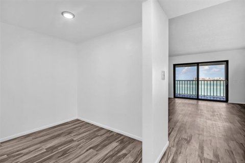 Condo in Clearwater, Florida, 2 bedrooms № 2167440 - photo 23