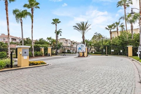 Condo in Orlando, Florida, 3 bedrooms № 2125466 - photo 28