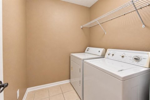 Touwnhouse à louer à Tampa, Floride: 2 chambres, 114.27 m2 № 2388728 - photo 14