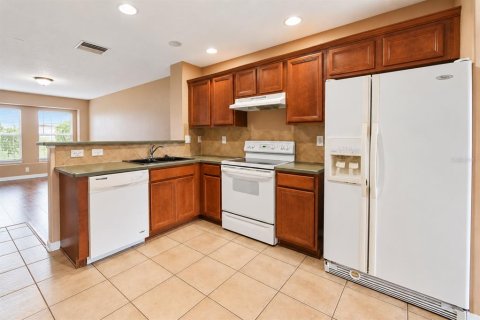 Touwnhouse à louer à Tampa, Floride: 2 chambres, 114.27 m2 № 2388728 - photo 10