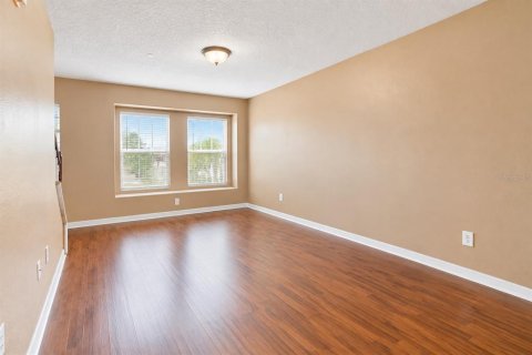 Touwnhouse à louer à Tampa, Floride: 2 chambres, 114.27 m2 № 2388728 - photo 12