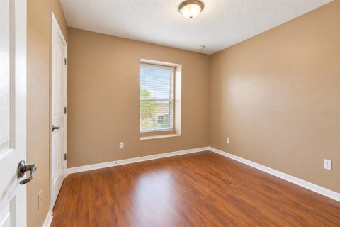 Touwnhouse à louer à Tampa, Floride: 2 chambres, 114.27 m2 № 2388728 - photo 15