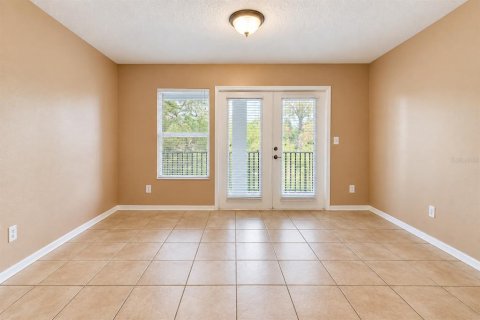 Touwnhouse à louer à Tampa, Floride: 2 chambres, 114.27 m2 № 2388728 - photo 2