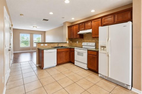 Touwnhouse à louer à Tampa, Floride: 2 chambres, 114.27 m2 № 2388728 - photo 6