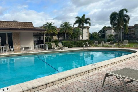 Condo in Davie, Florida, 1 bedroom  № 2171687 - photo 23