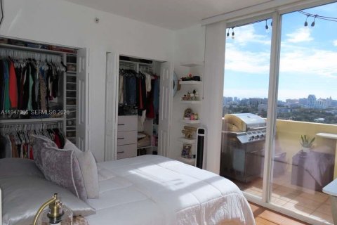 Condo in Miami, Florida, 2 bedrooms  № 2004794 - photo 7
