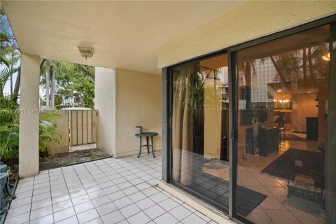 Купить кондоминиум в Майами, Флорида 3 спальни, 102.38м2, № 2023344 - фото 28