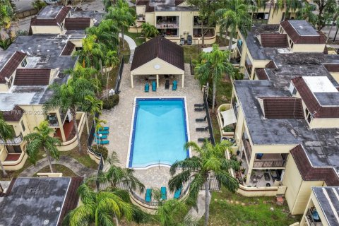 Кондоминиум с 3 спальнями в Майами, Флорида № 2023344