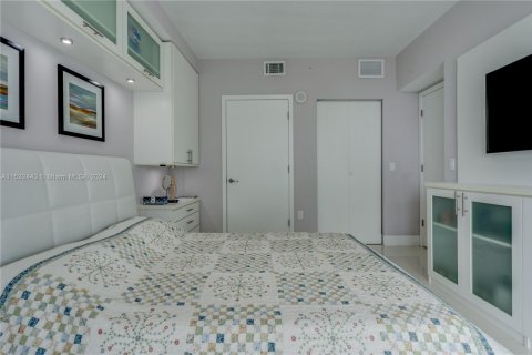 Condominio en venta en Miami Beach, Florida, 3 dormitorios, 114.27 m2 № 1862036 - foto 14